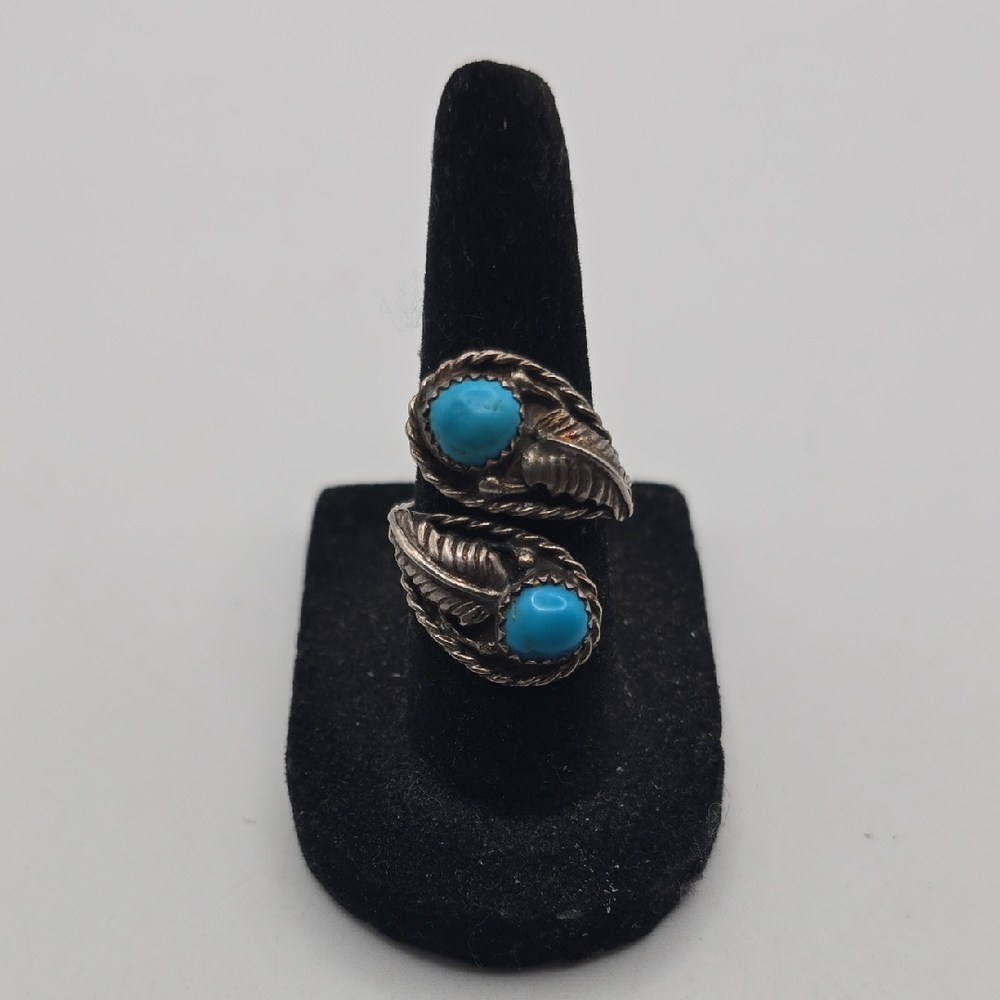 Vintage Native American Silver and Turquoise Ring